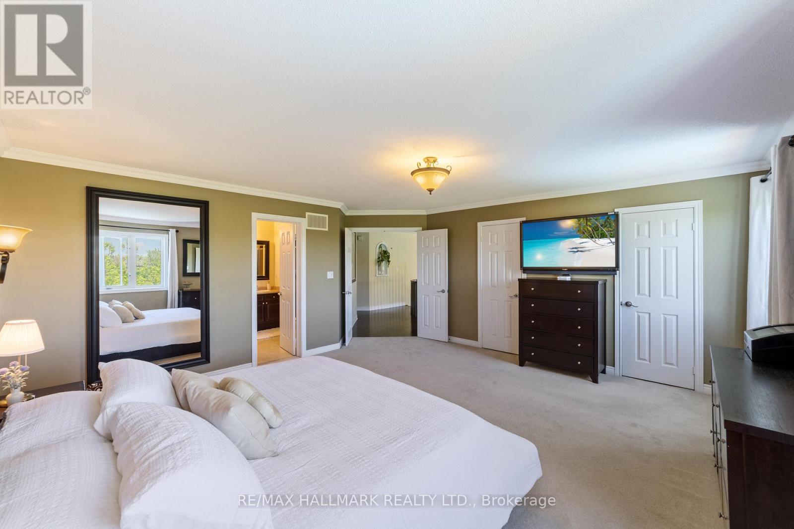 2431 Meadowridge Drive, Oakville, Ontario  L6H 7R3 - Photo 23 - W12870888