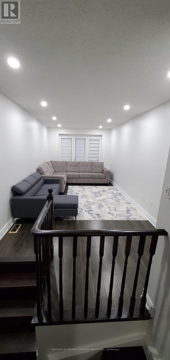 Upper - 23 Blairwood Court, Brampton, Ontario  L6P 1B5 - Photo 8 - W12935158