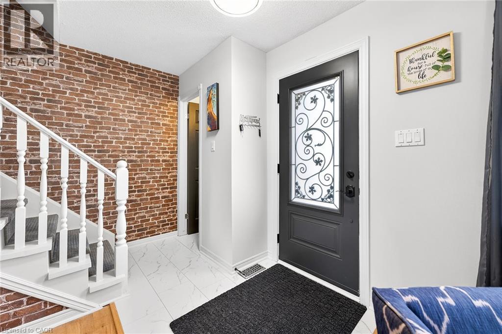 19 Grand Avenue, Grimsby, Ontario  L3M 2R6 - Photo 4 - 40816384