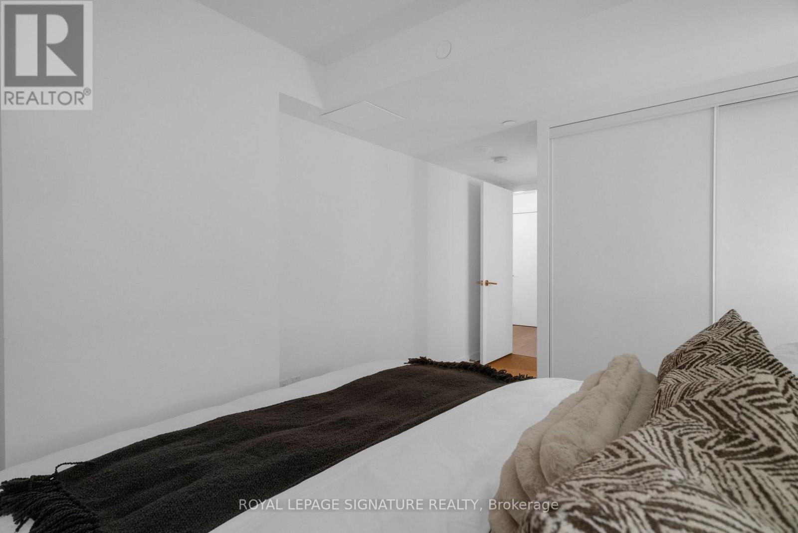 8 - 106 Varna Drive, Toronto, Ontario  M6A 0C8 - Photo 4 - C12938338