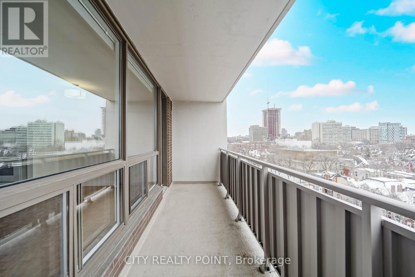 2510 - 666 Spadina Avenue, Toronto, Ontario  M5S 2H8 - Photo 4 - C12938342