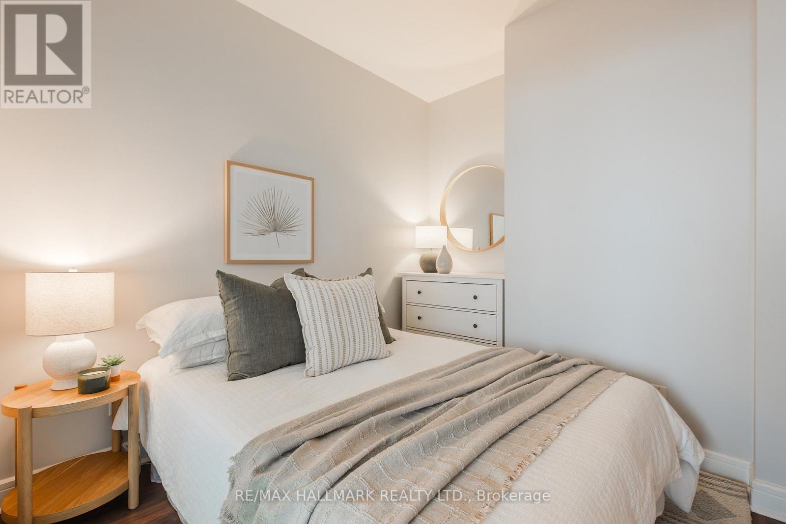 Ph2 - 35 Brian Peck Crescent, Toronto, Ontario  M4G 0A5 - Photo 17 - C12938394