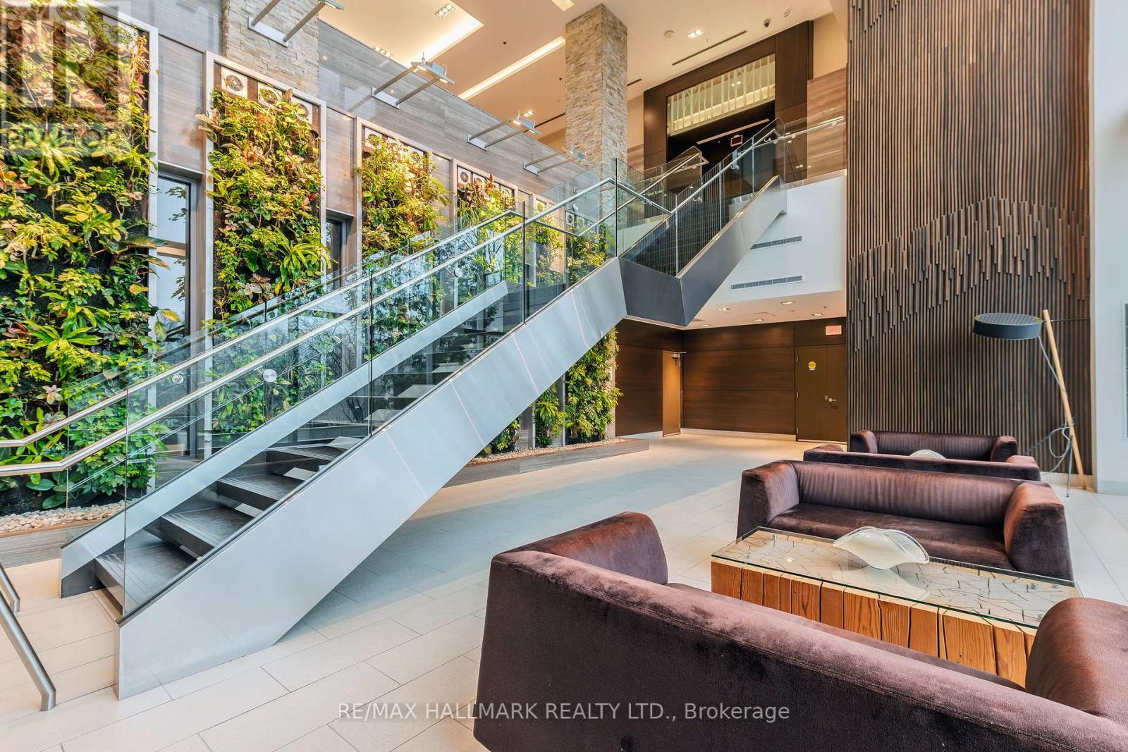 Ph2 - 35 Brian Peck Crescent, Toronto, Ontario  M4G 0A5 - Photo 28 - C12938394