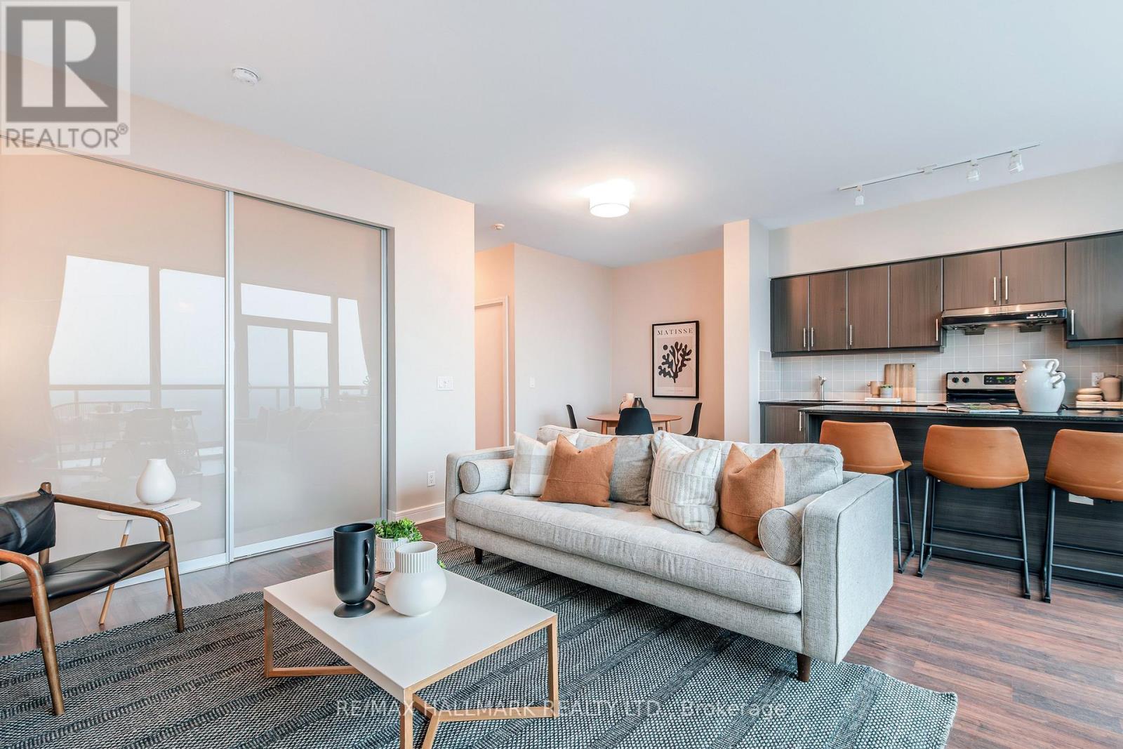 Ph2 - 35 Brian Peck Crescent, Toronto, Ontario  M4G 0A5 - Photo 3 - C12938394