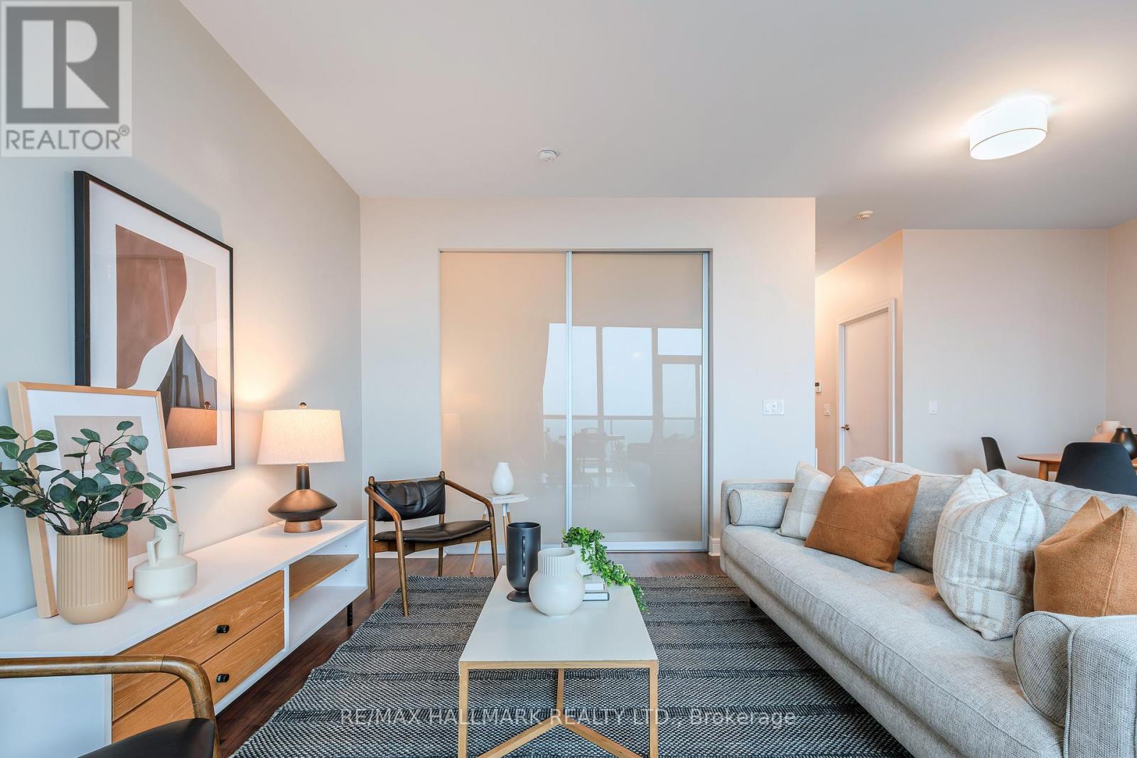 Ph2 - 35 Brian Peck Crescent, Toronto, Ontario  M4G 0A5 - Photo 4 - C12938394