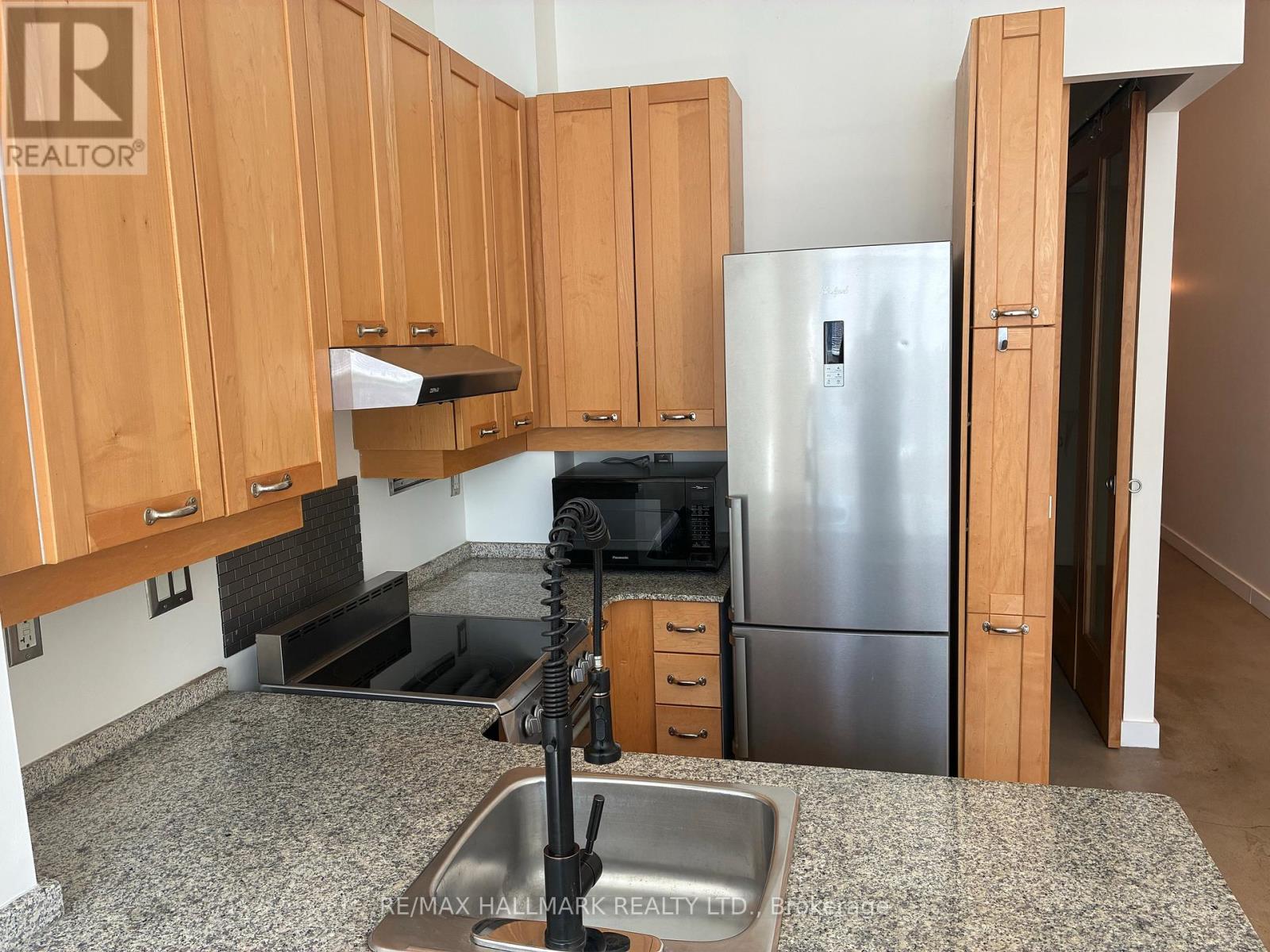 404 - 135 Dalhousie Street, Toronto, Ontario  M5B 2S1 - Photo 3 - C12938402