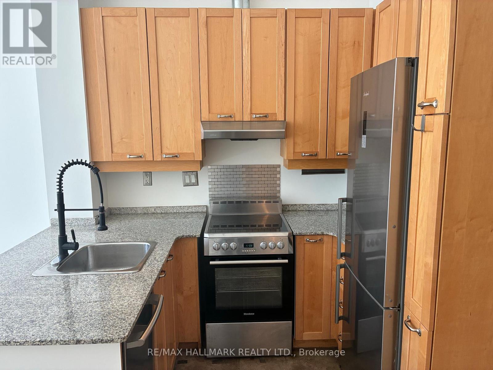 404 - 135 Dalhousie Street, Toronto, Ontario  M5B 2S1 - Photo 8 - C12938402