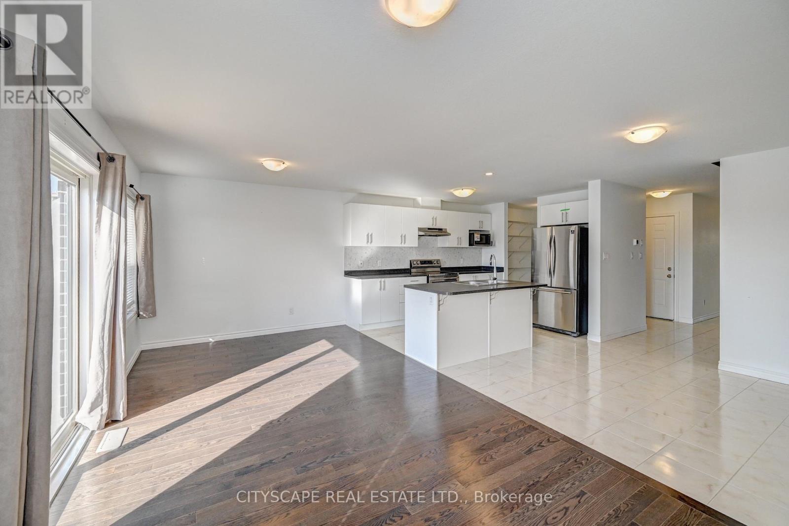 35 Woodedge Circle, Kitchener, Ontario  N2R 0P8 - Photo 10 - X12930206