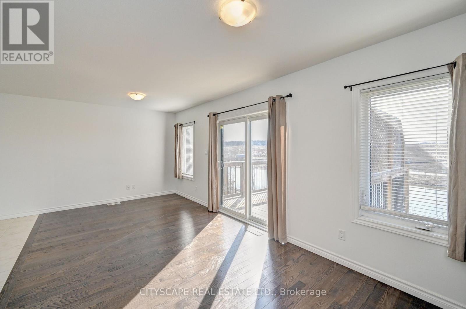 35 Woodedge Circle, Kitchener, Ontario  N2R 0P8 - Photo 12 - X12930206