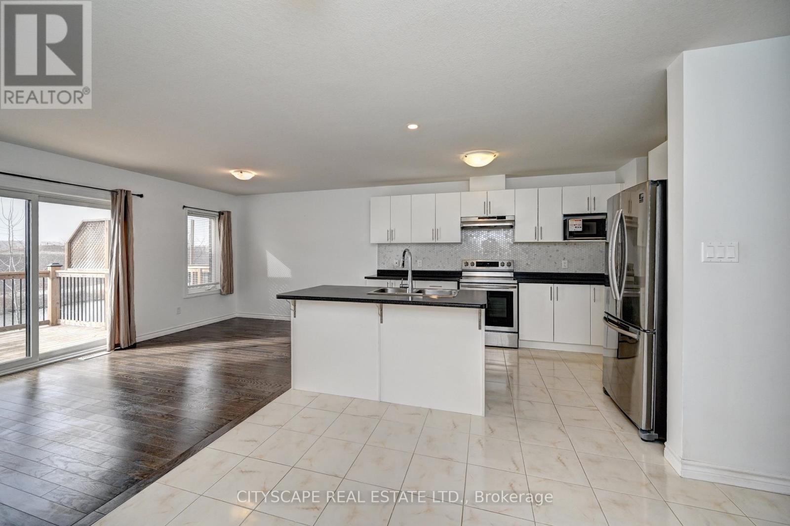 35 Woodedge Circle, Kitchener, Ontario  N2R 0P8 - Photo 16 - X12930206