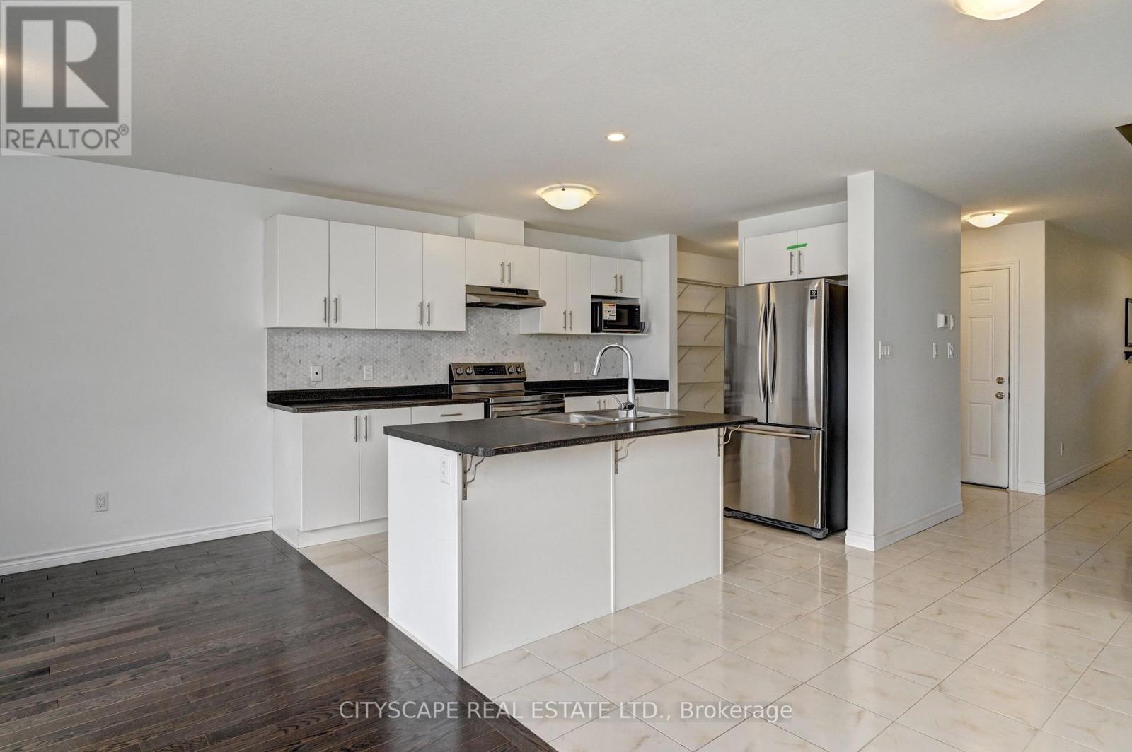 35 Woodedge Circle, Kitchener, Ontario  N2R 0P8 - Photo 17 - X12930206