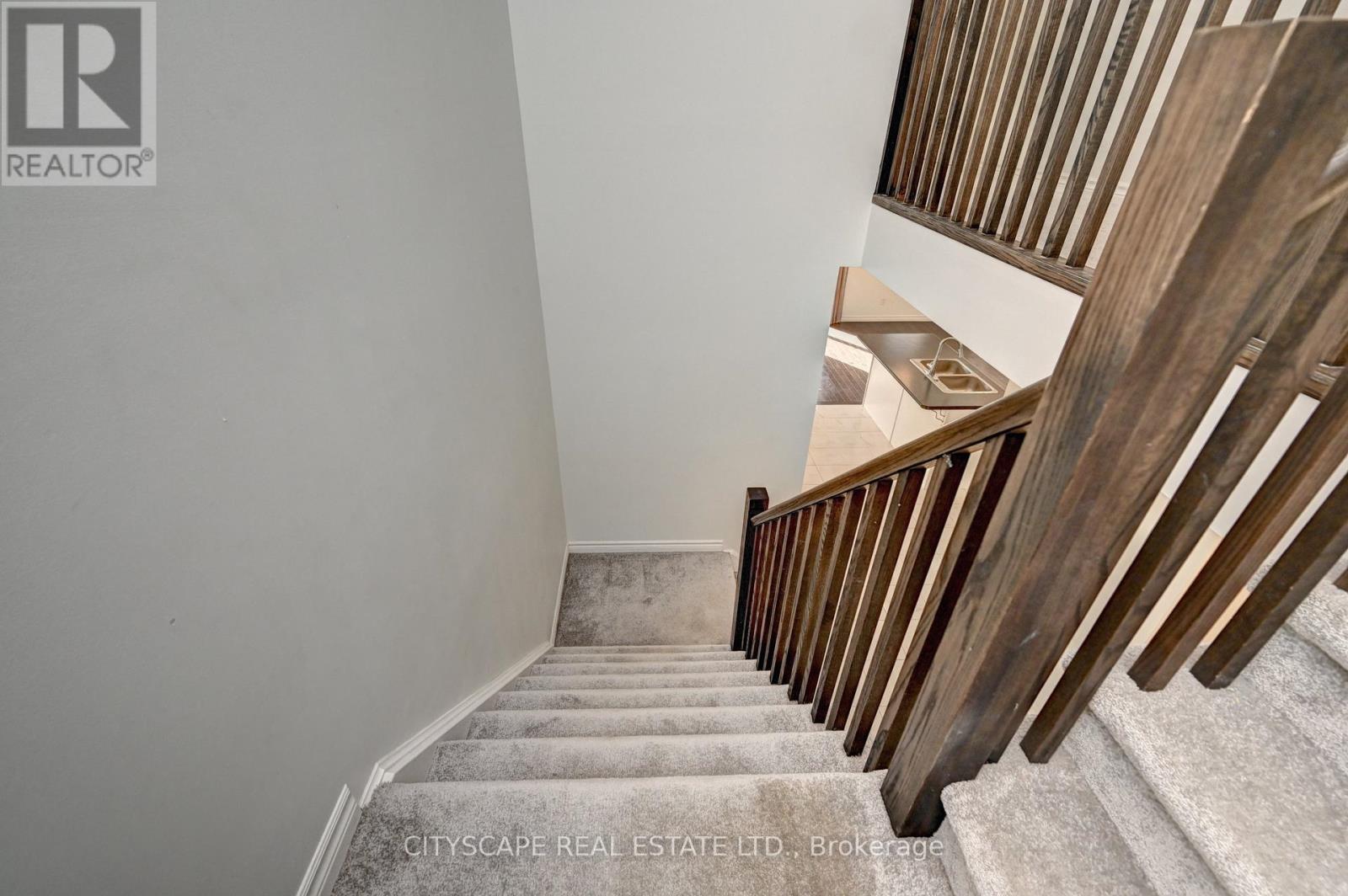 35 Woodedge Circle, Kitchener, Ontario  N2R 0P8 - Photo 23 - X12930206