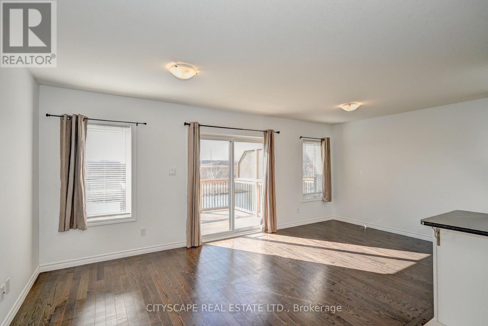 35 Woodedge Circle, Kitchener, Ontario  N2R 0P8 - Photo 8 - X12930206