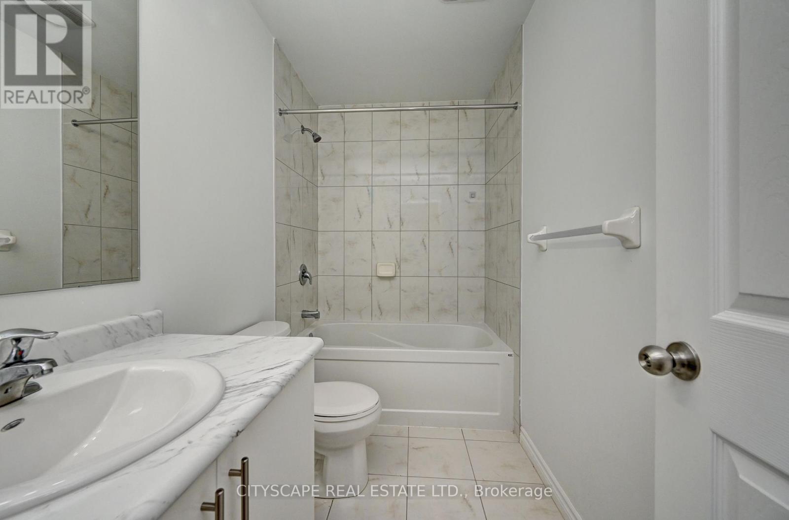 35 Woodedge Circle, Kitchener, Ontario  N2R 0P8 - Photo 34 - X12930206