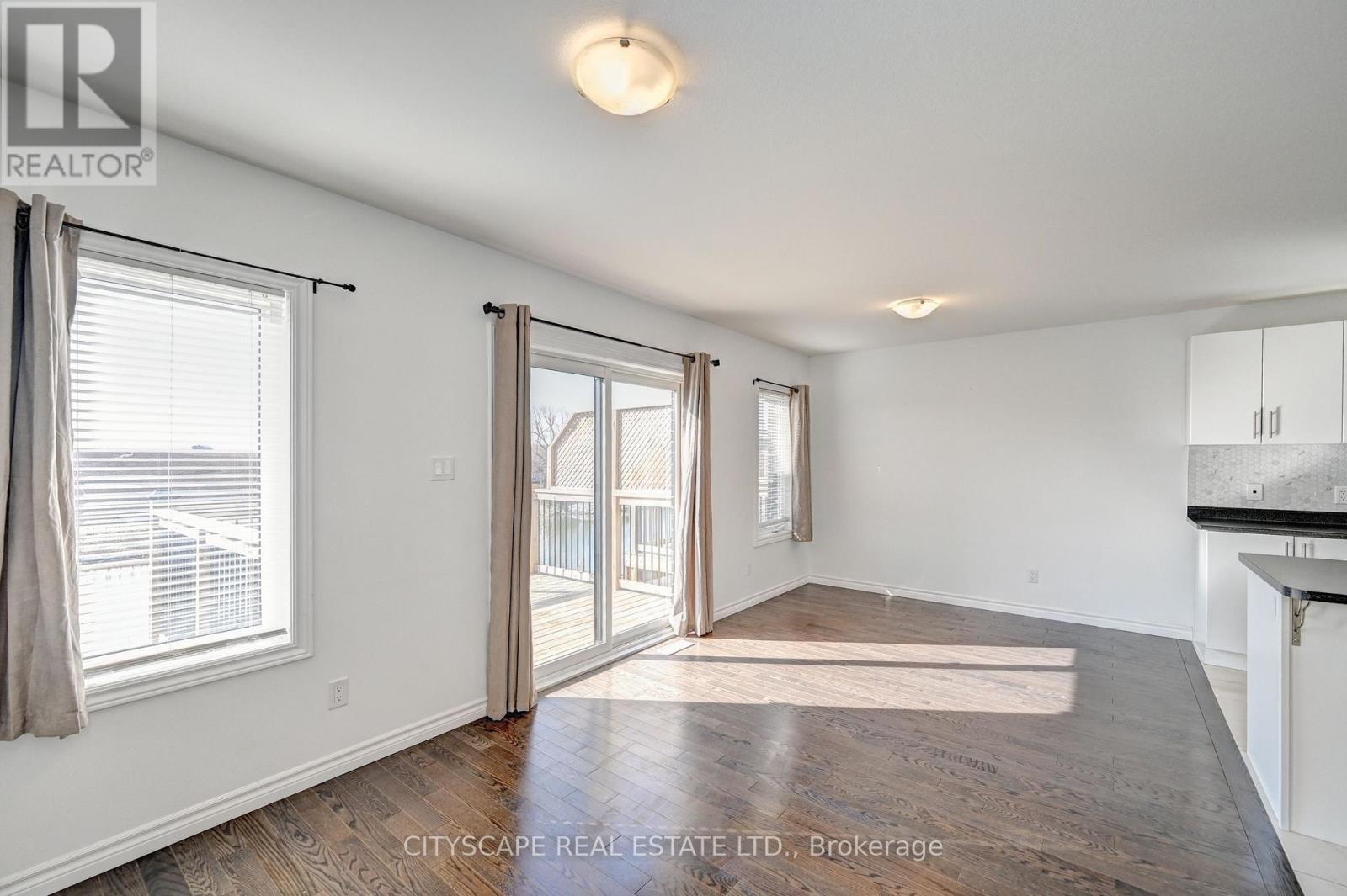 35 Woodedge Circle, Kitchener, Ontario  N2R 0P8 - Photo 9 - X12930206