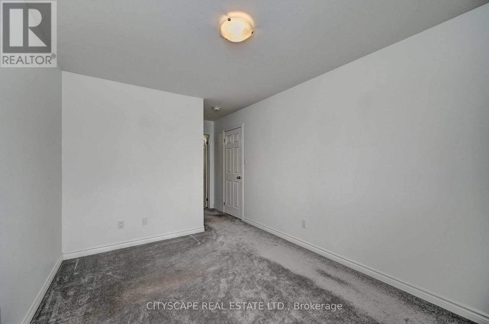 35 Woodedge Circle, Kitchener, Ontario  N2R 0P8 - Photo 25 - X12930206