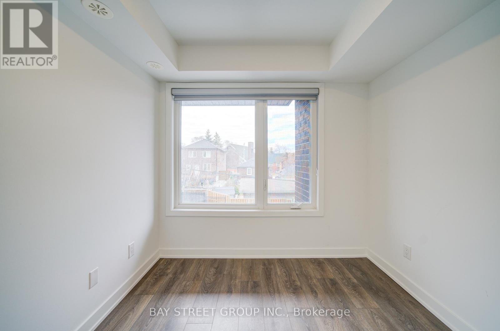 7 - 1479 O'connor Drive, Toronto, Ontario  M4B 0A7 - Photo 17 - E12938358