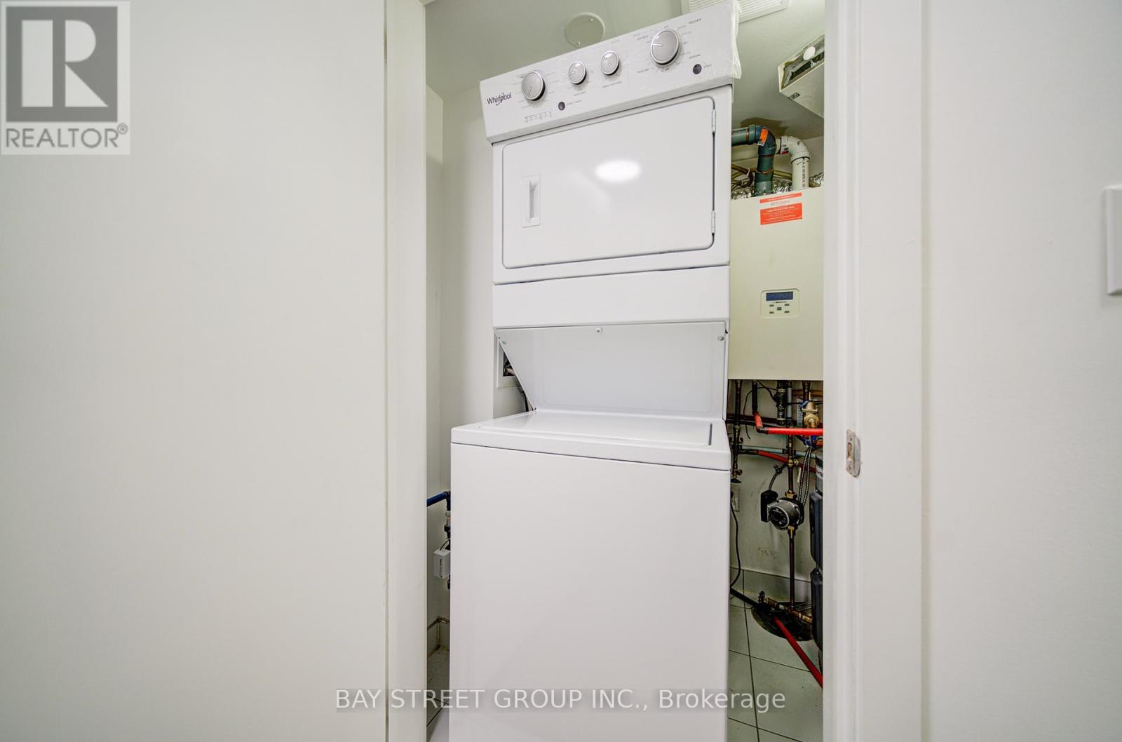 7 - 1479 O'connor Drive, Toronto, Ontario  M4B 0A7 - Photo 27 - E12938358