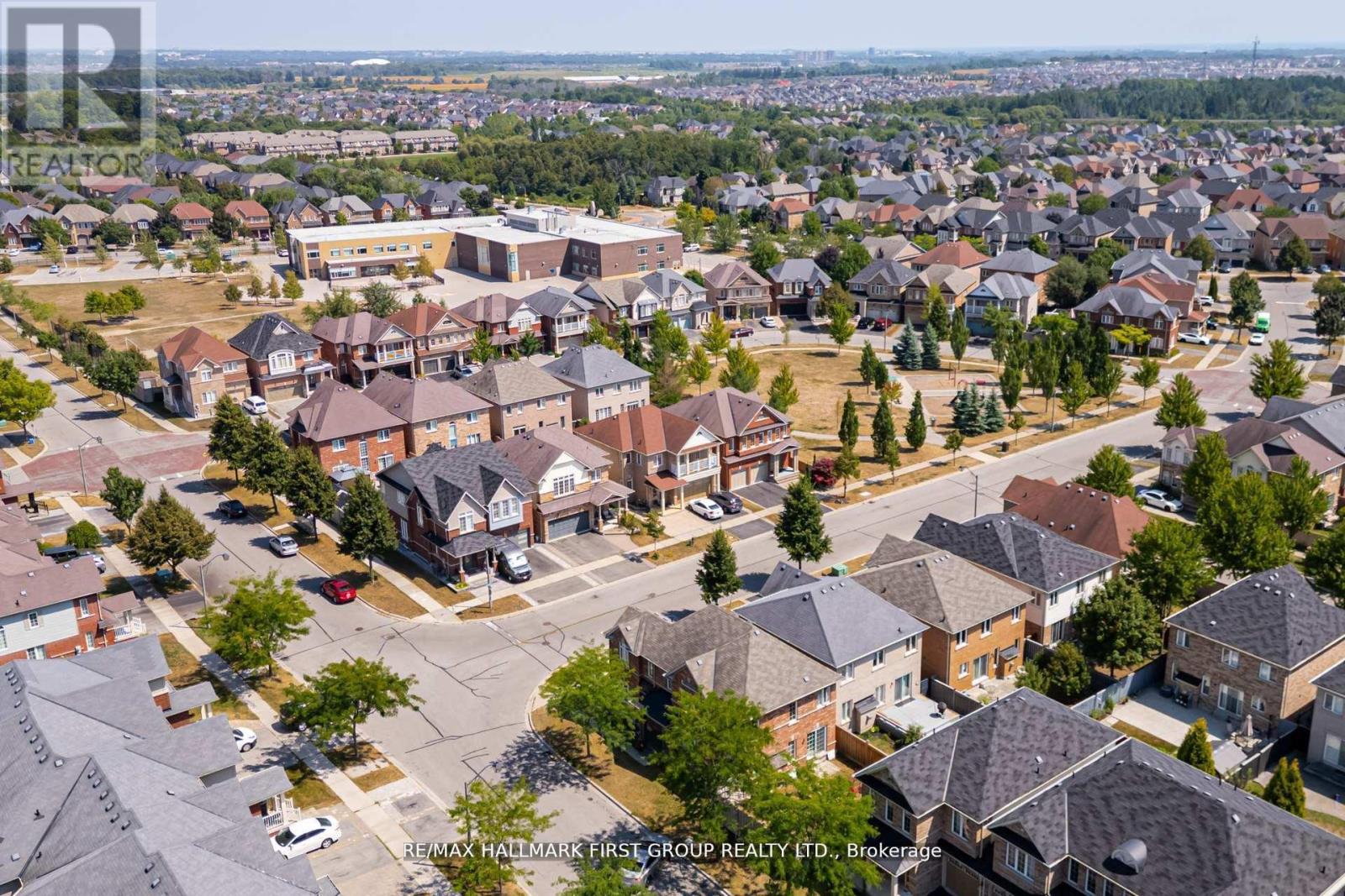 35 Elliottglen Drive, Ajax (Northeast Ajax), Ontario  L1Z 0H1 - Photo 5 - E12938364