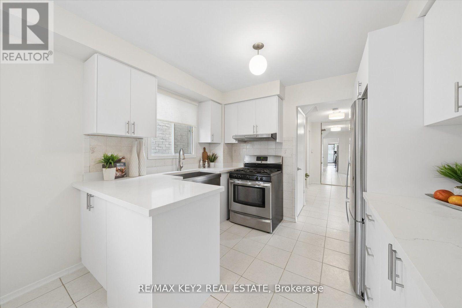 54 Silbury Drive, Toronto, Ontario  M1V 2P3 - Photo 11 - E12938408