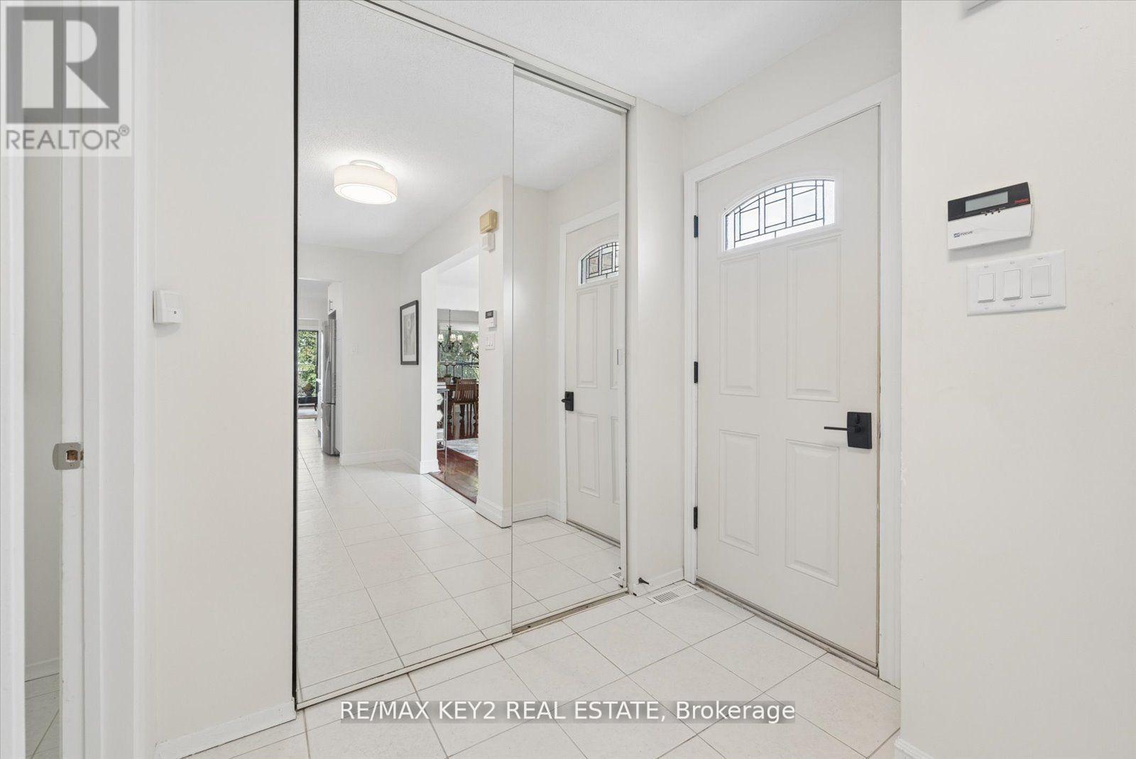 54 Silbury Drive, Toronto, Ontario  M1V 2P3 - Photo 3 - E12938408