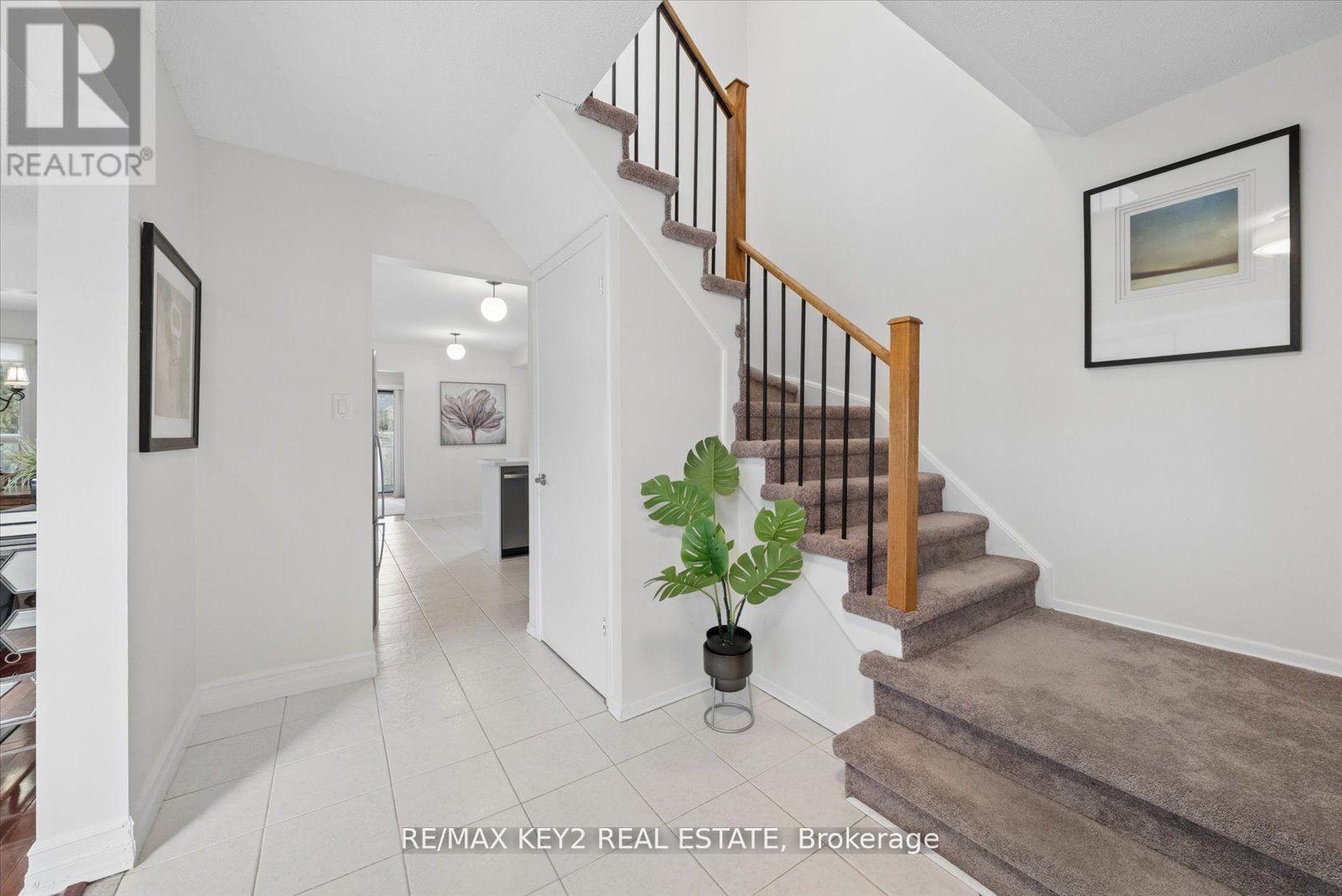 54 Silbury Drive, Toronto, Ontario  M1V 2P3 - Photo 5 - E12938408