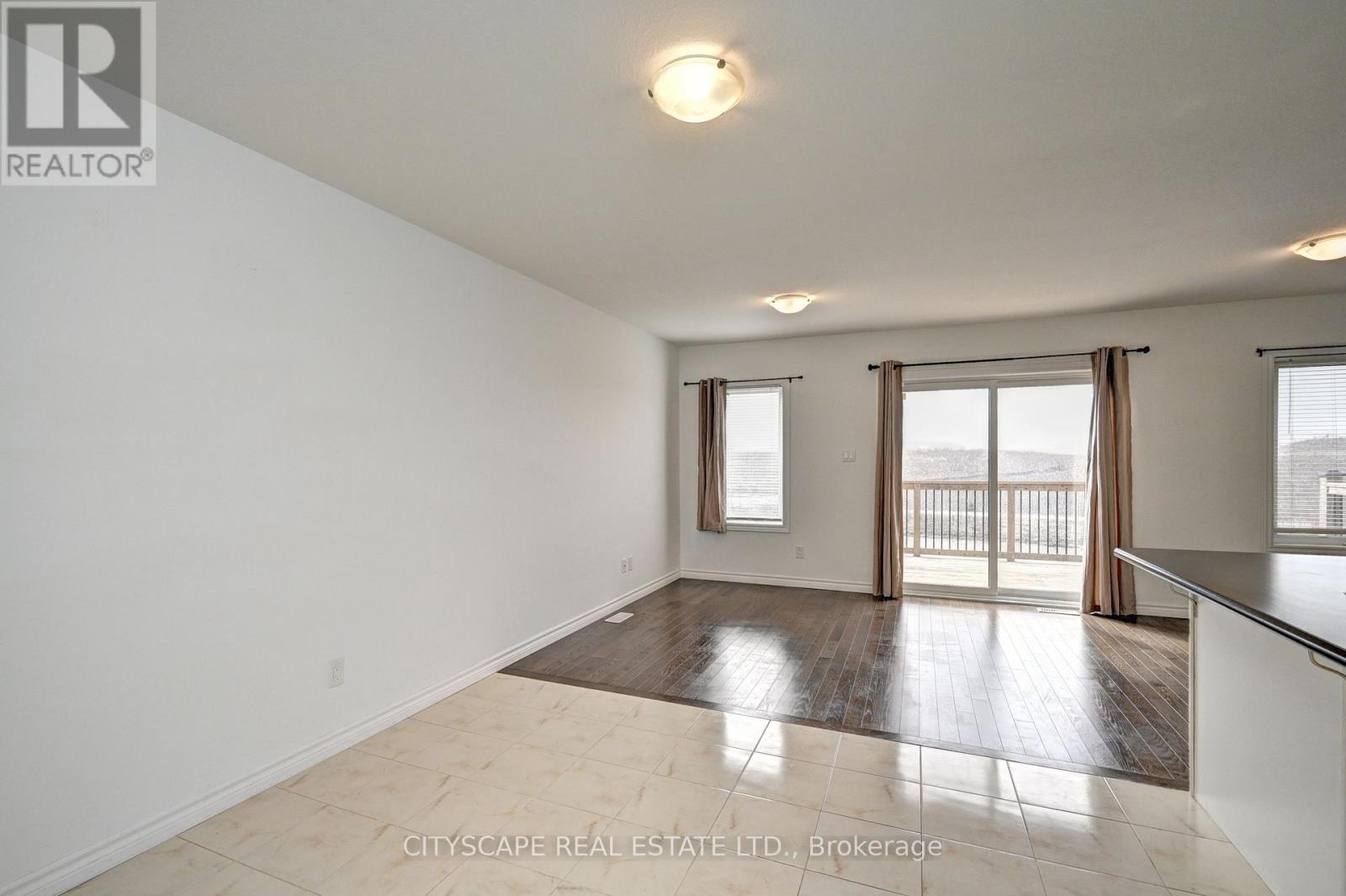 35 Woodedge Circle, Kitchener, Ontario  N2R 0P8 - Photo 5 - X12930206