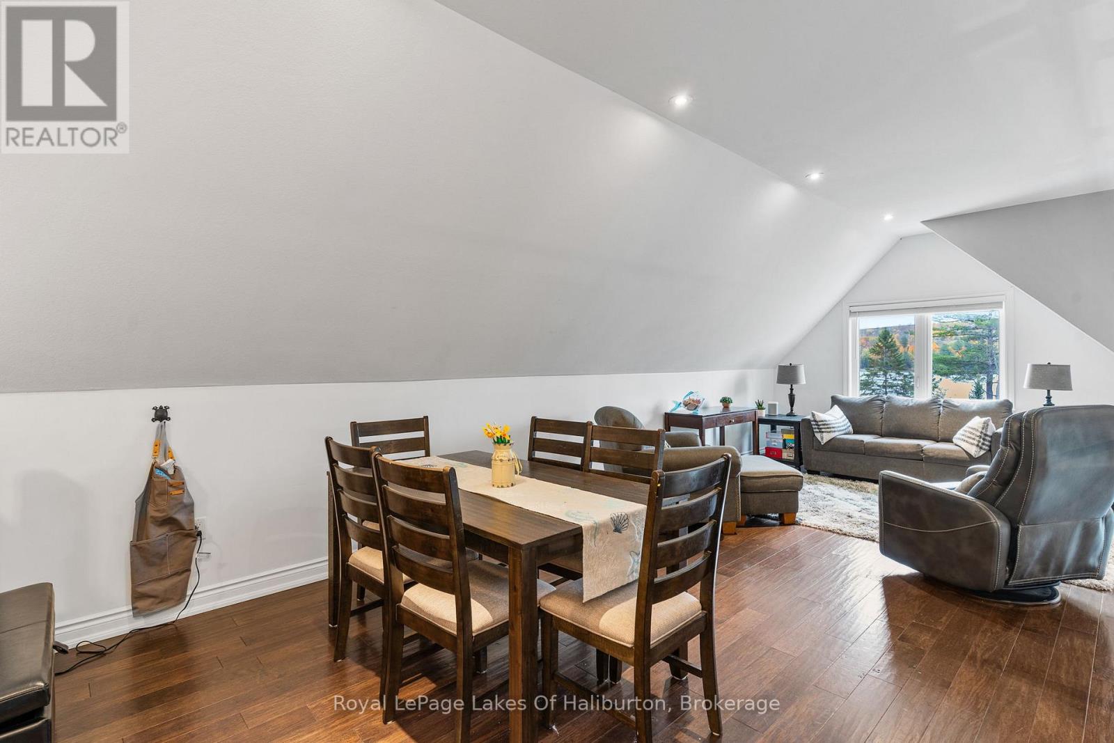 9 Webb Circle, Dysart Et Al, Ontario K0M 1S0 - Photo 22 - X12475965