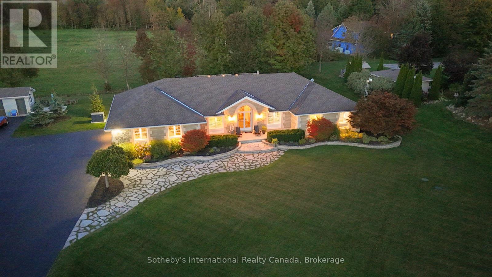 447 Union Street, Meaford, Ontario  N4L 1W7 - Photo 2 - X12855870