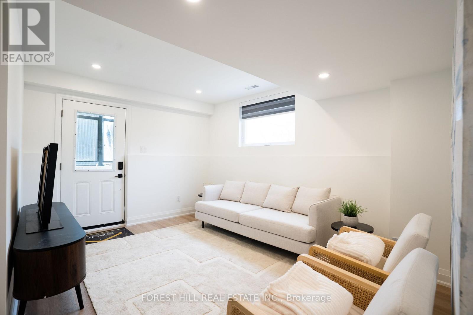 D - 279 Reiner Road, Toronto, Ontario  M3H 2M5 - Photo 14 - W12931136