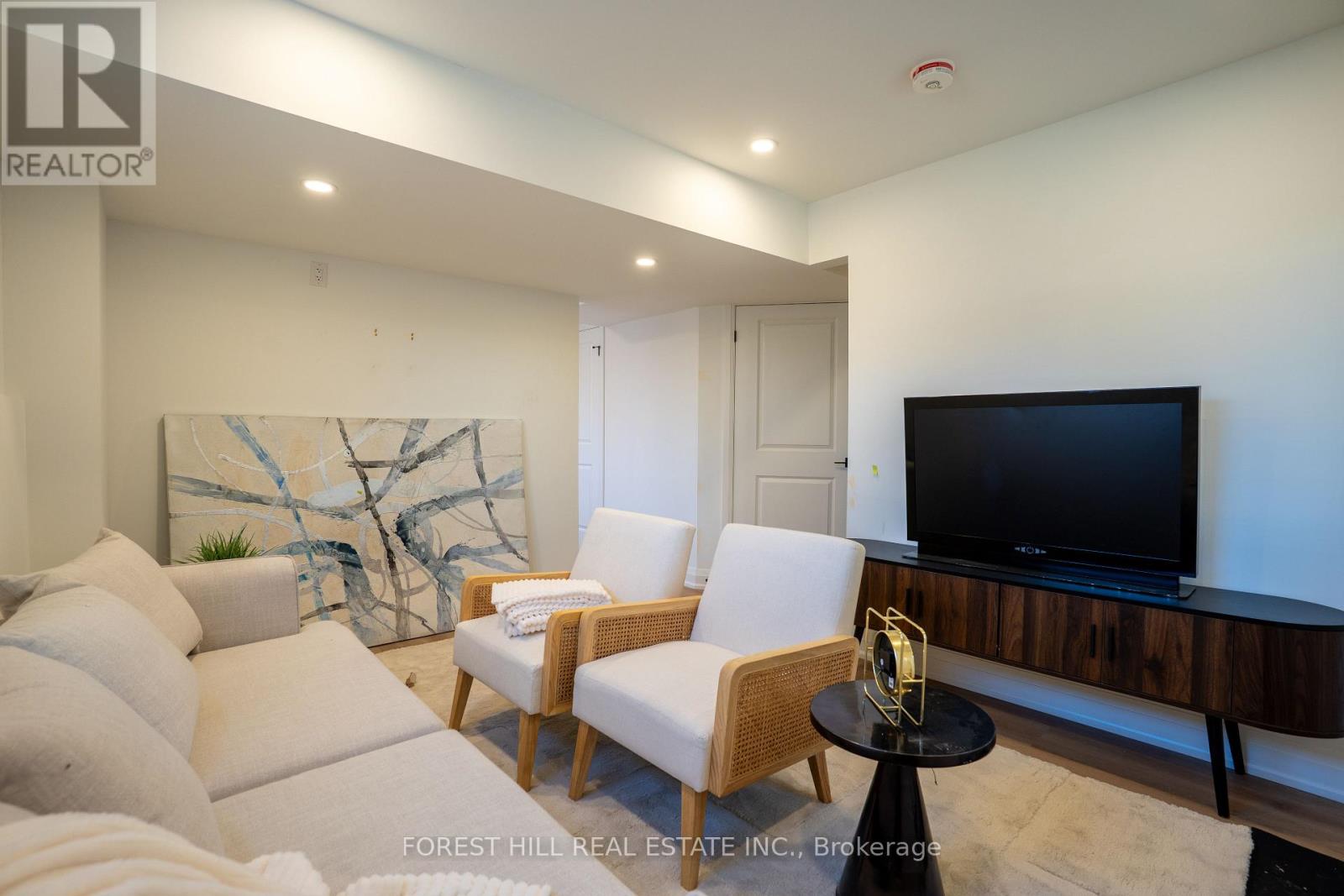 D - 279 Reiner Road, Toronto, Ontario  M3H 2M5 - Photo 3 - W12931136