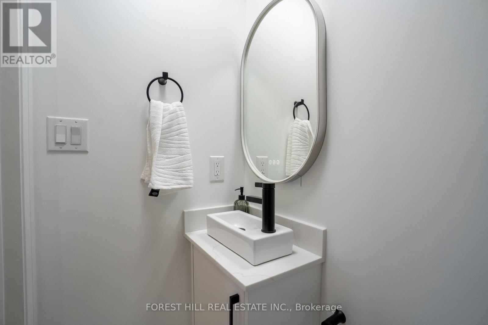 D - 279 Reiner Road, Toronto, Ontario  M3H 2M5 - Photo 17 - W12931136