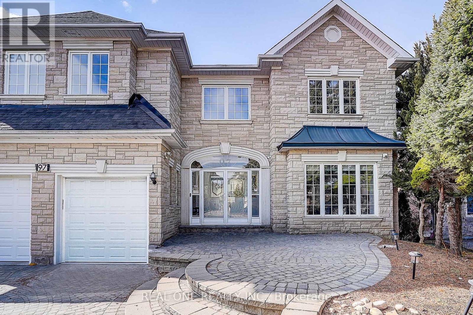 97 Springbrook Drive, Richmond Hill, Ontario  L4B 3P9 - Photo 2 - N12938328