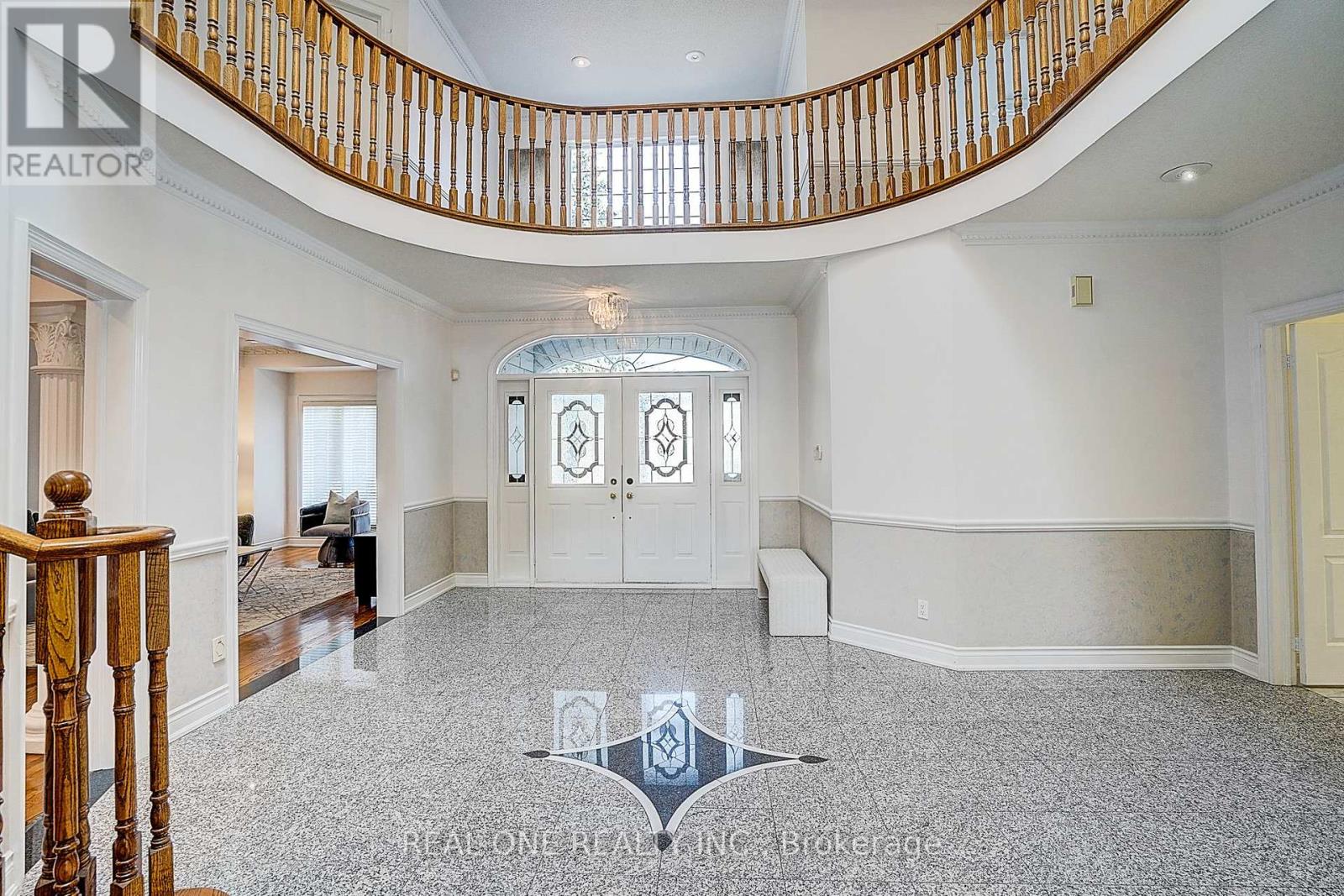 97 Springbrook Drive, Richmond Hill, Ontario  L4B 3P9 - Photo 4 - N12938328