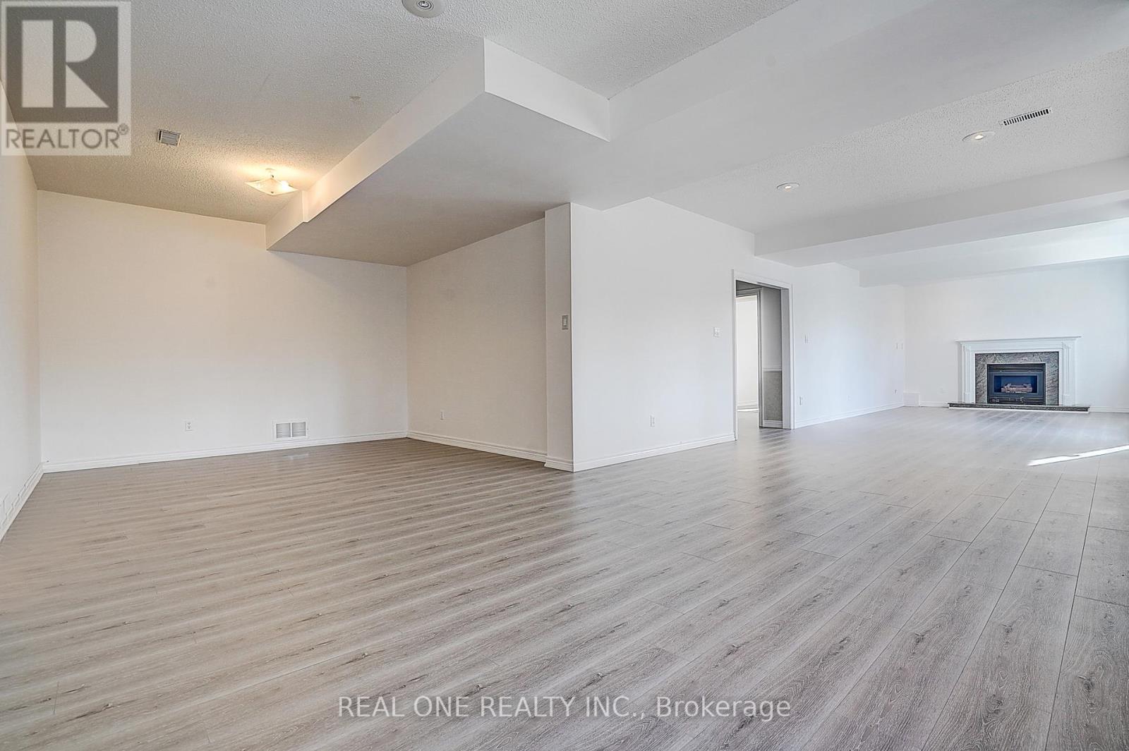 97 Springbrook Drive, Richmond Hill, Ontario  L4B 3P9 - Photo 40 - N12938328