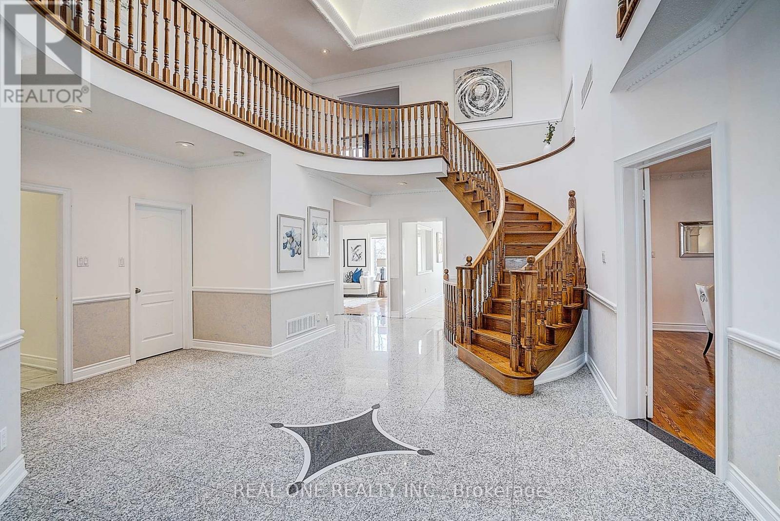 97 Springbrook Drive, Richmond Hill, Ontario  L4B 3P9 - Photo 5 - N12938328