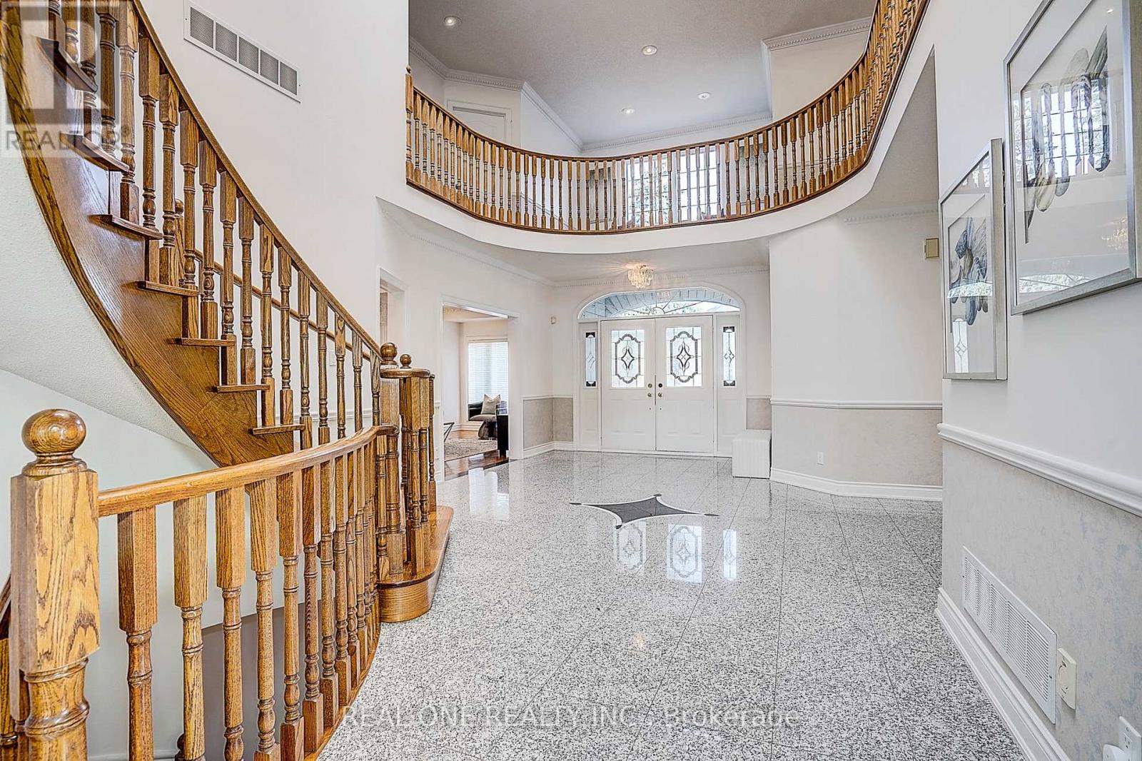 97 Springbrook Drive, Richmond Hill, Ontario  L4B 3P9 - Photo 6 - N12938328