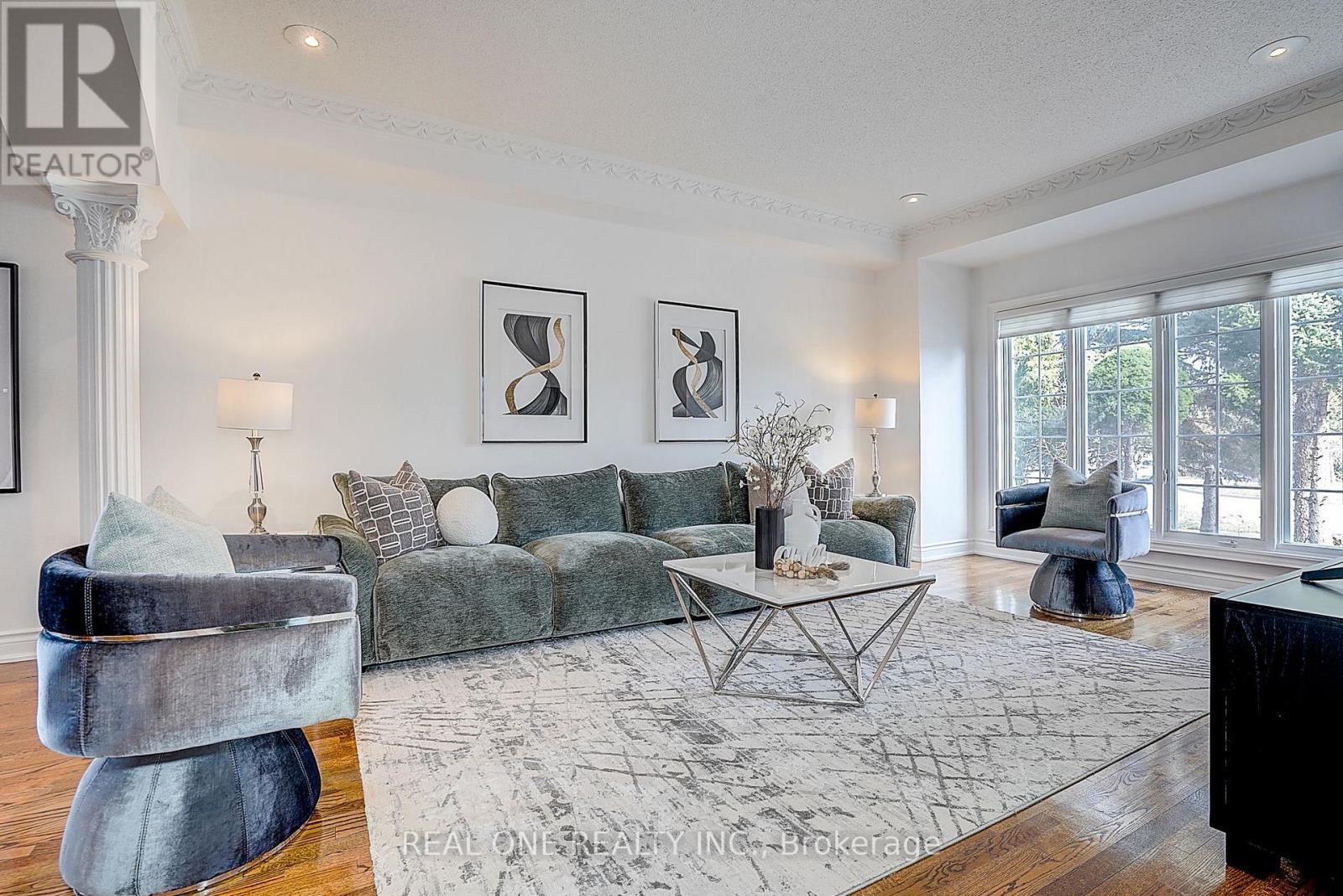 97 Springbrook Drive, Richmond Hill, Ontario  L4B 3P9 - Photo 7 - N12938328