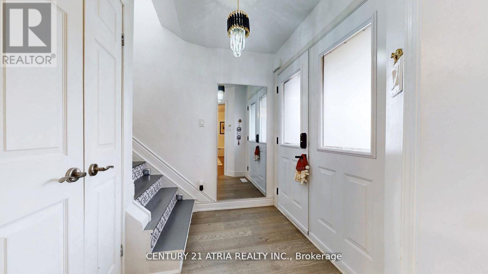 1166 Oriole Crescent, Innisfil, Ontario  L9S 2A9 - Photo 19 - N12938344