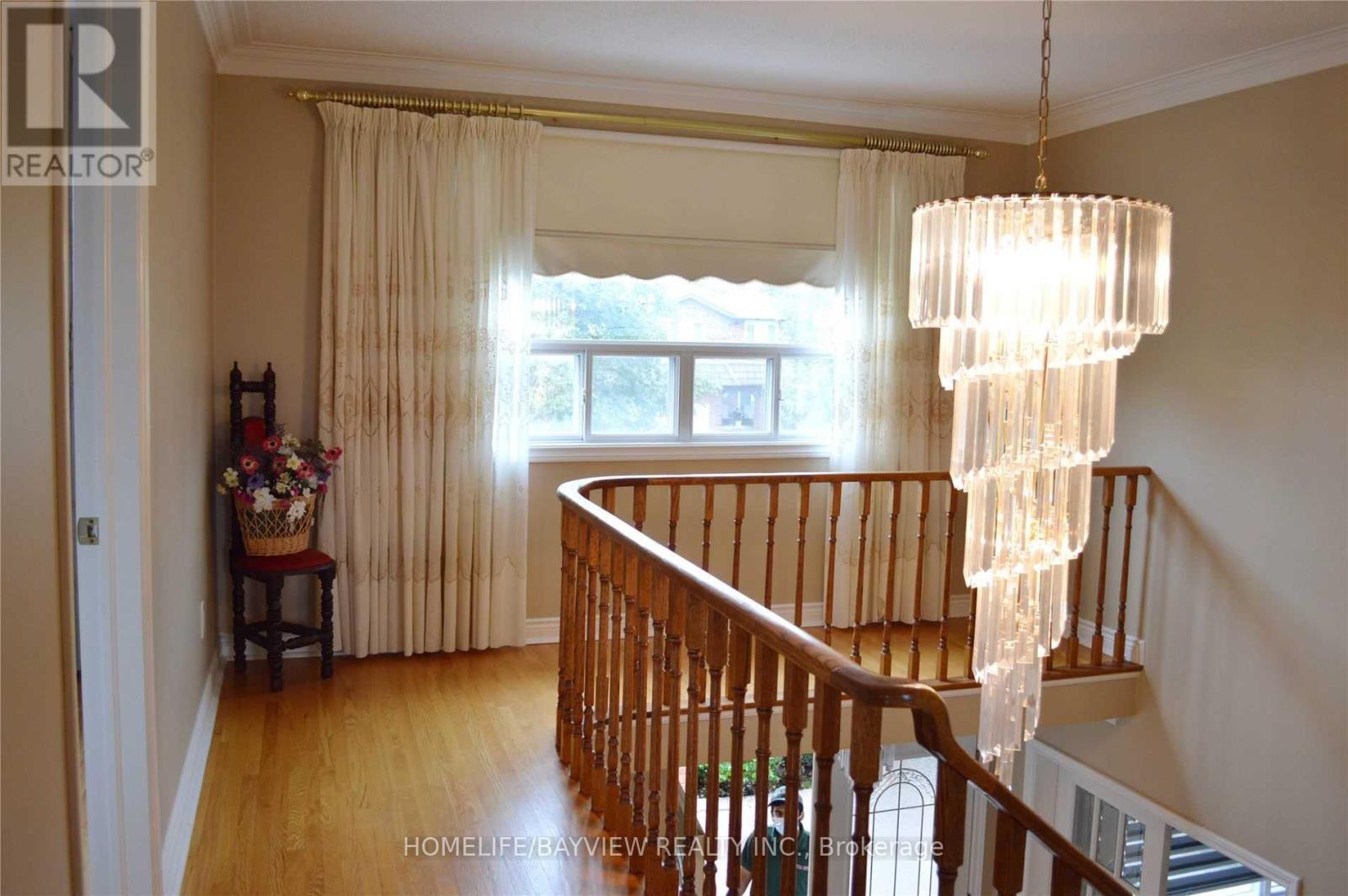 23 Arrowhead Drive, Vaughan, Ontario  L4L 4A4 - Photo 13 - N12938384