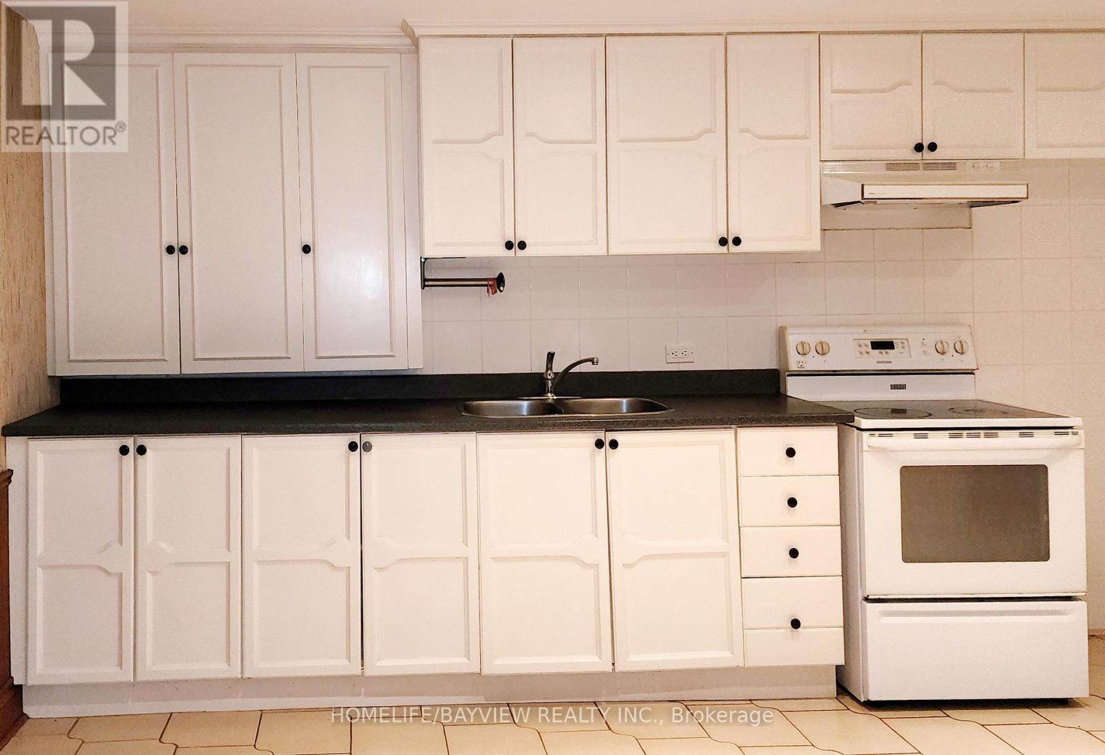 23 Arrowhead Drive, Vaughan, Ontario  L4L 4A4 - Photo 23 - N12938384