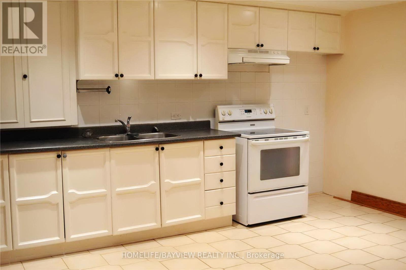 23 Arrowhead Drive, Vaughan, Ontario  L4L 4A4 - Photo 24 - N12938384