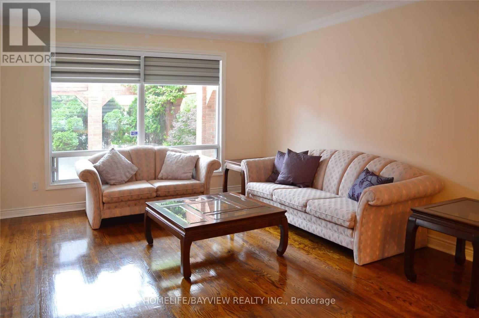 23 Arrowhead Drive, Vaughan, Ontario  L4L 4A4 - Photo 3 - N12938384