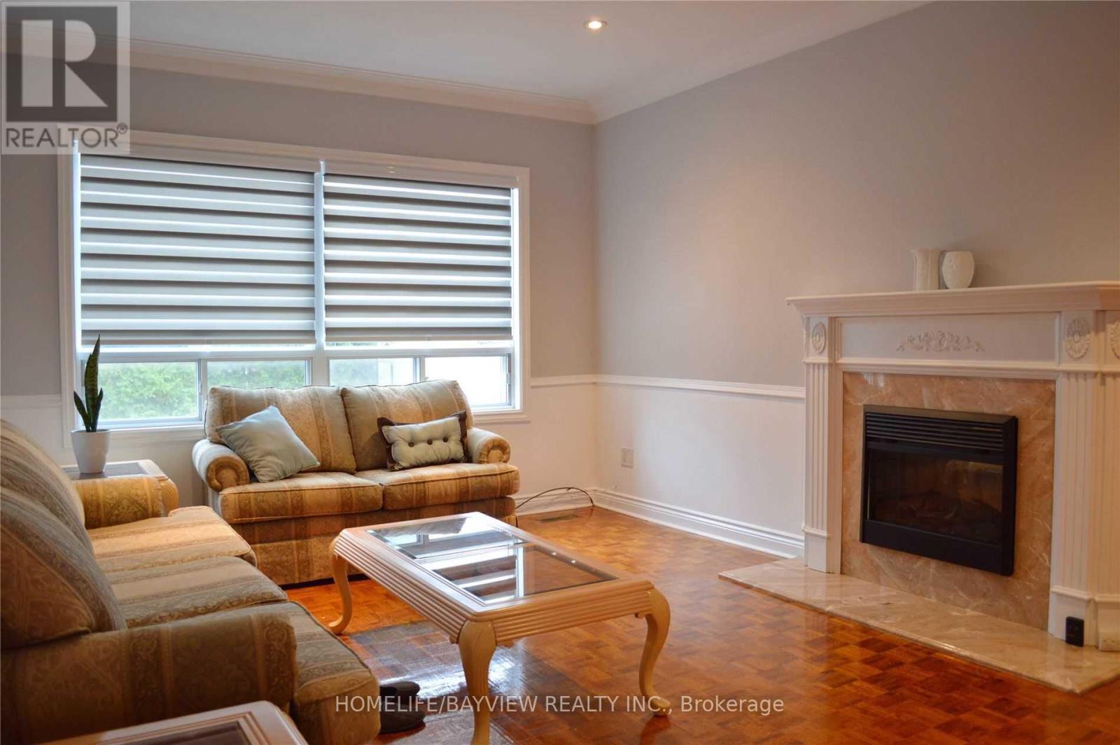 23 Arrowhead Drive, Vaughan, Ontario  L4L 4A4 - Photo 5 - N12938384