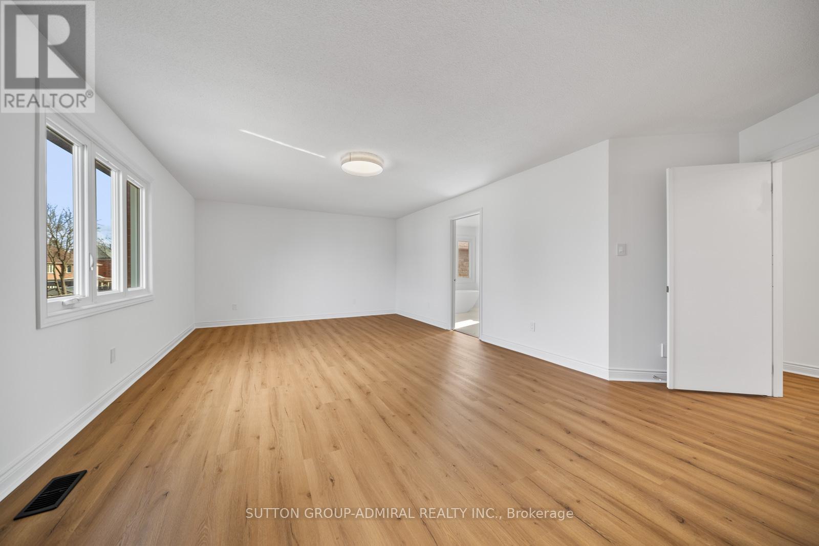 295 Fifth Avenue, Vaughan, Ontario  L4L 7A8 - Photo 24 - N12938404