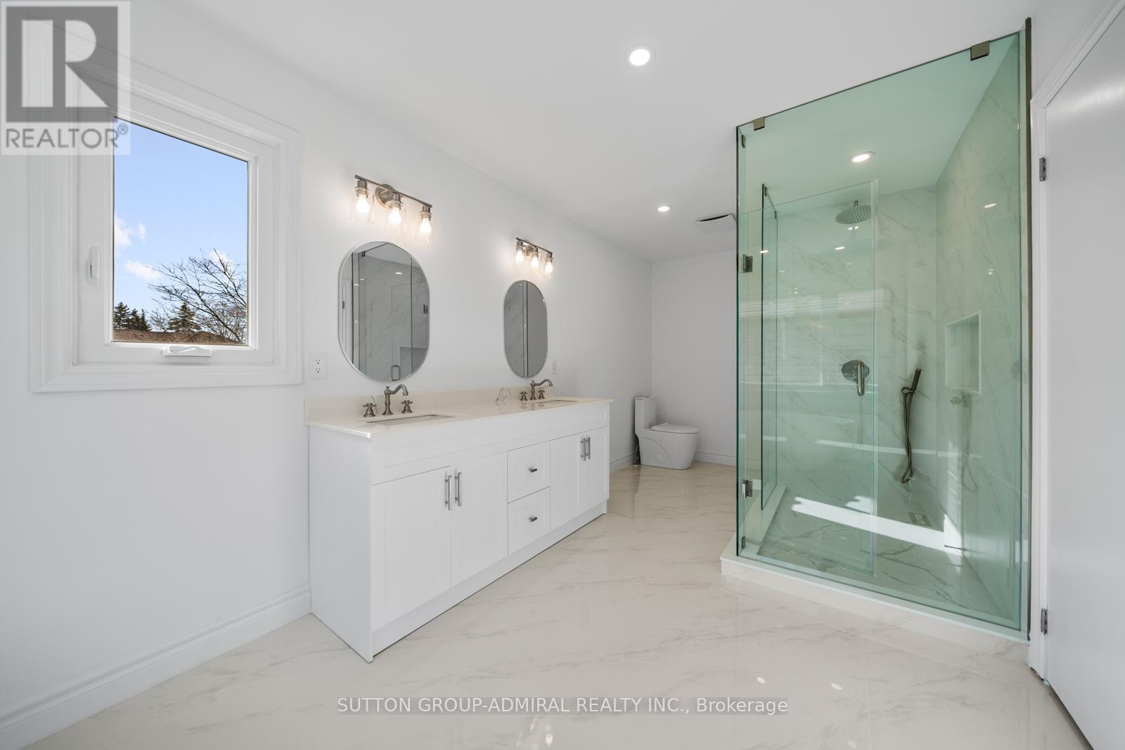 295 Fifth Avenue, Vaughan, Ontario  L4L 7A8 - Photo 26 - N12938404