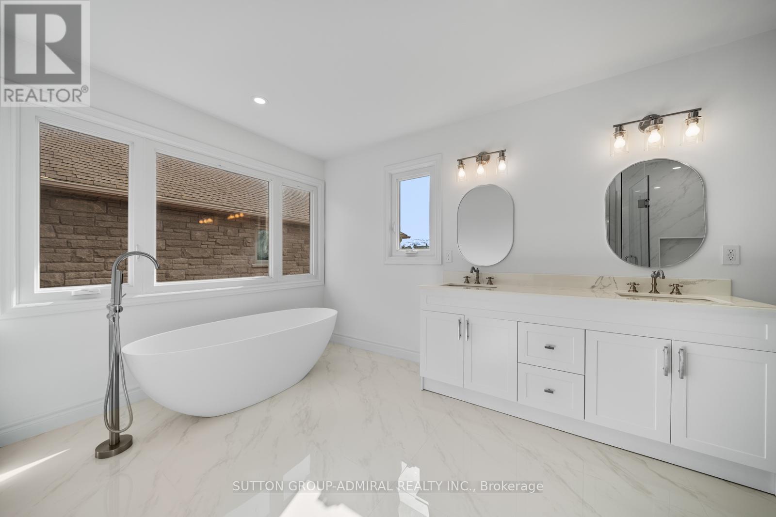 295 Fifth Avenue, Vaughan, Ontario  L4L 7A8 - Photo 27 - N12938404