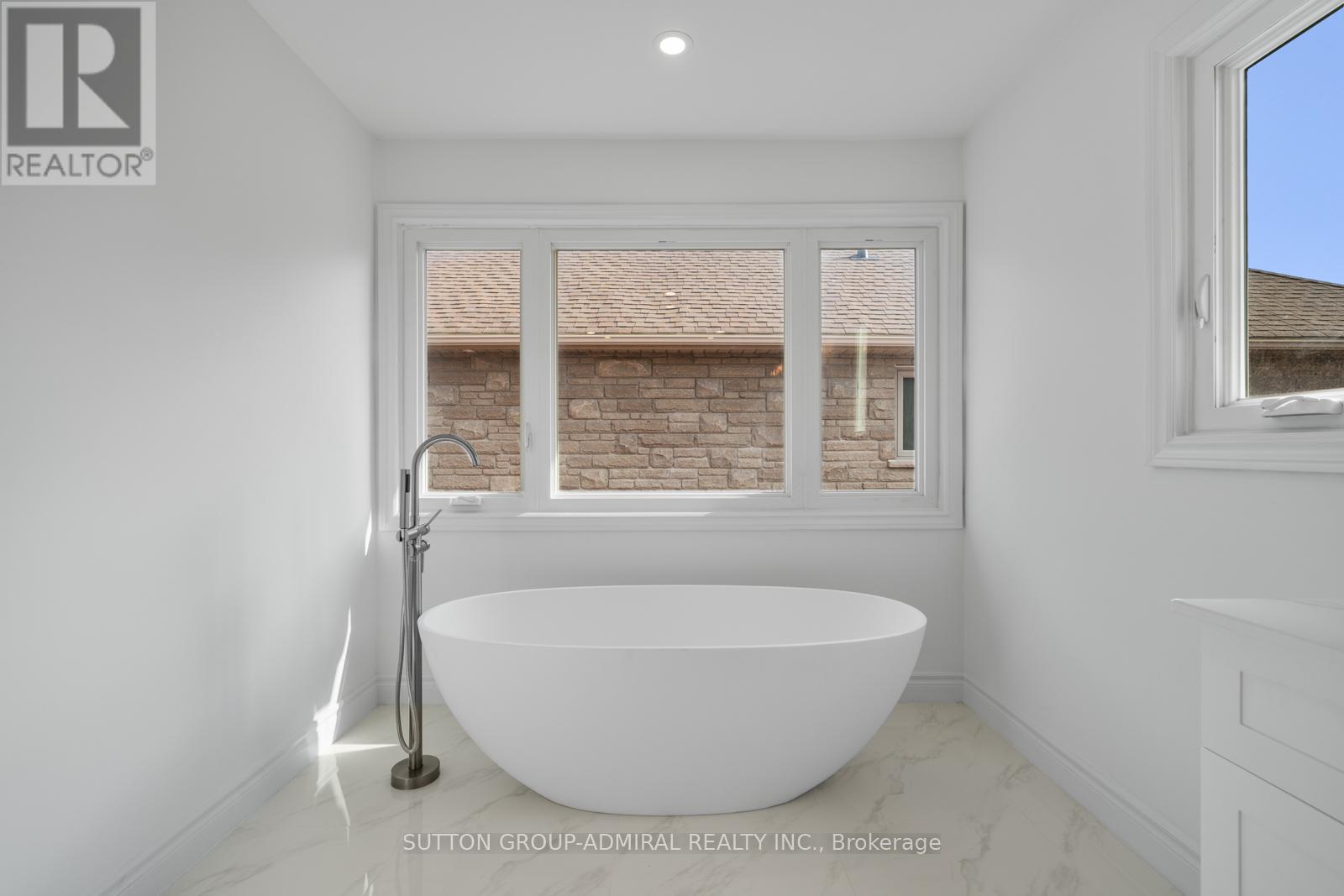 295 Fifth Avenue, Vaughan, Ontario  L4L 7A8 - Photo 28 - N12938404