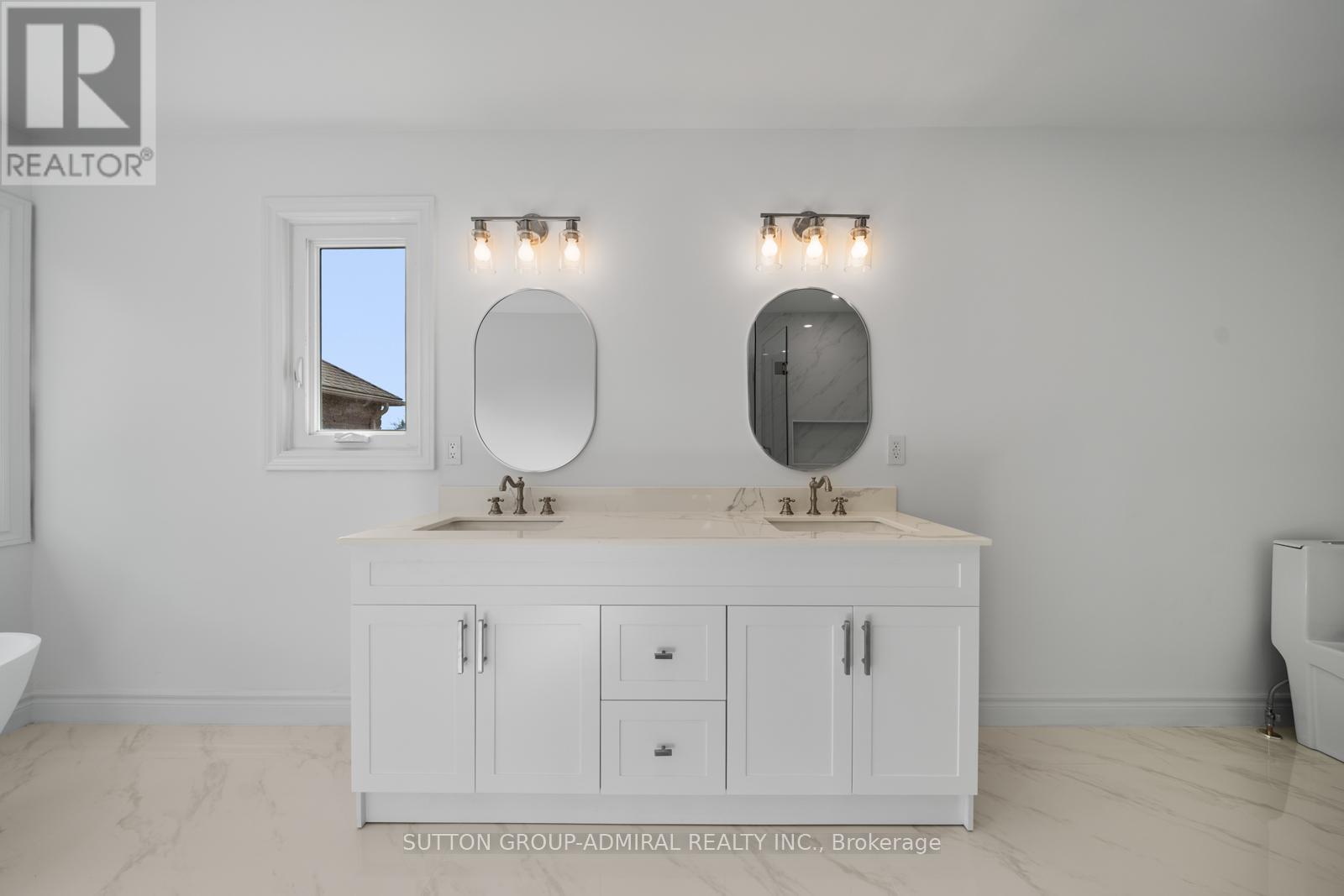 295 Fifth Avenue, Vaughan, Ontario  L4L 7A8 - Photo 29 - N12938404