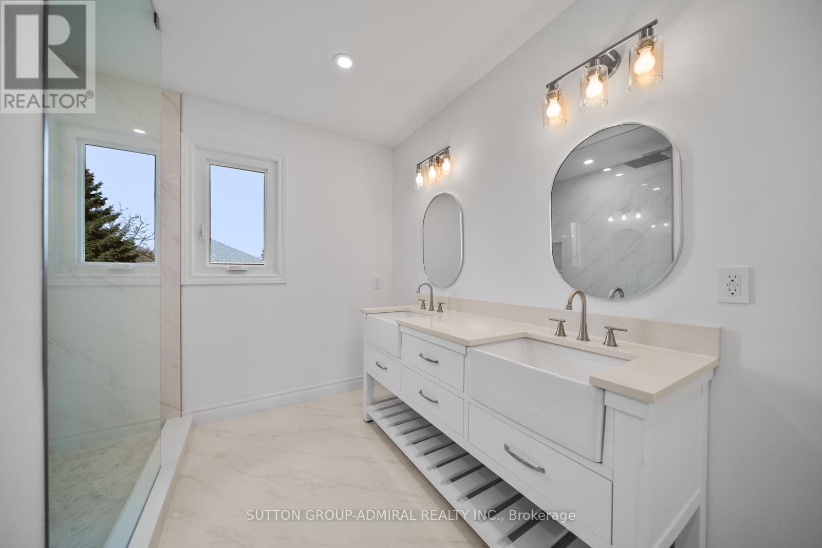 295 Fifth Avenue, Vaughan, Ontario  L4L 7A8 - Photo 38 - N12938404